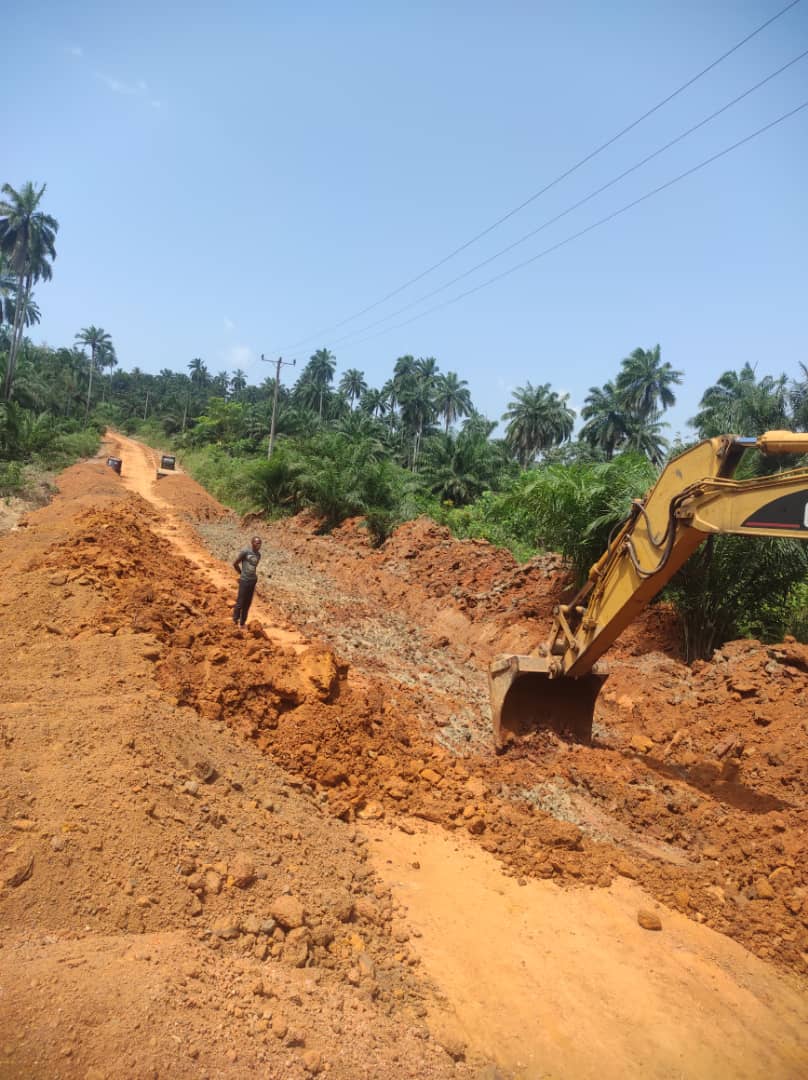 Construction of 2klm ikot ekwere road, iniobong cross river State for ministry of Niger Delta