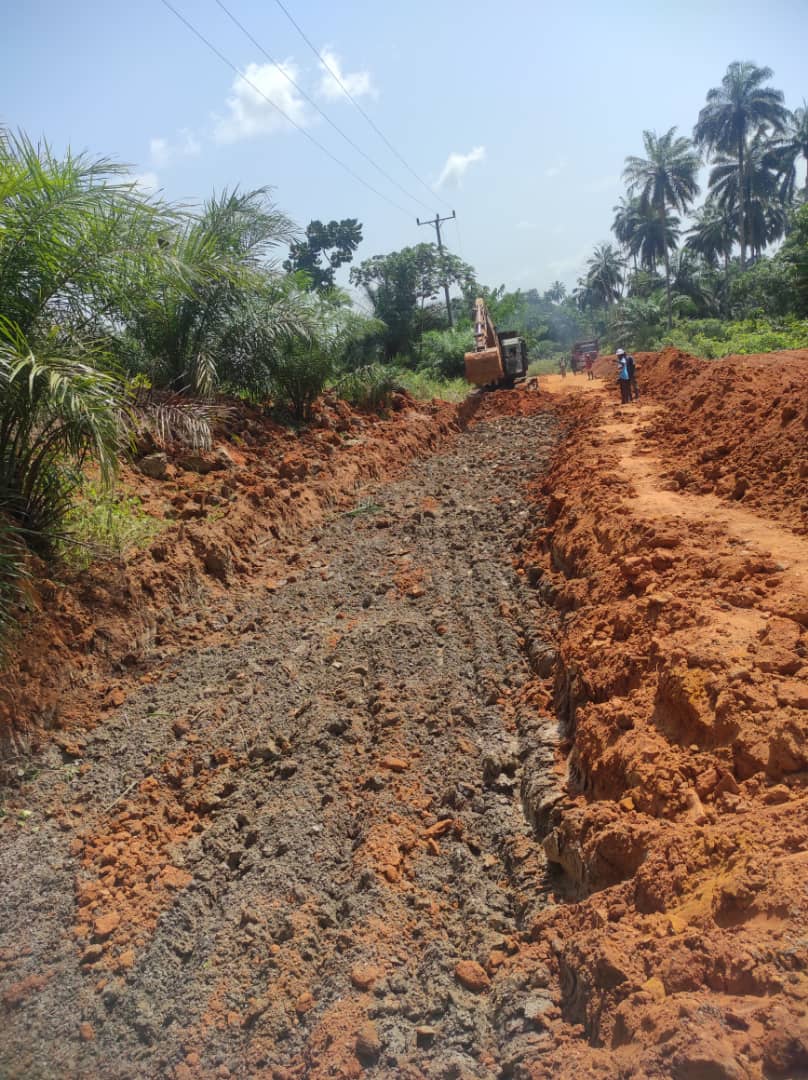 Construction of 2klm ikot ekwere road, iniobong cross river State for ministry of Niger Delta